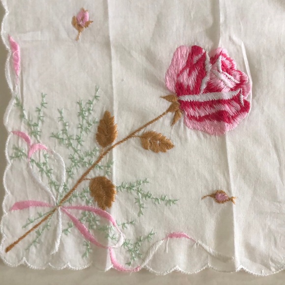 Extremely Elegant Cotton VTG Handkerchiefs Floral - Picture 2 of 14